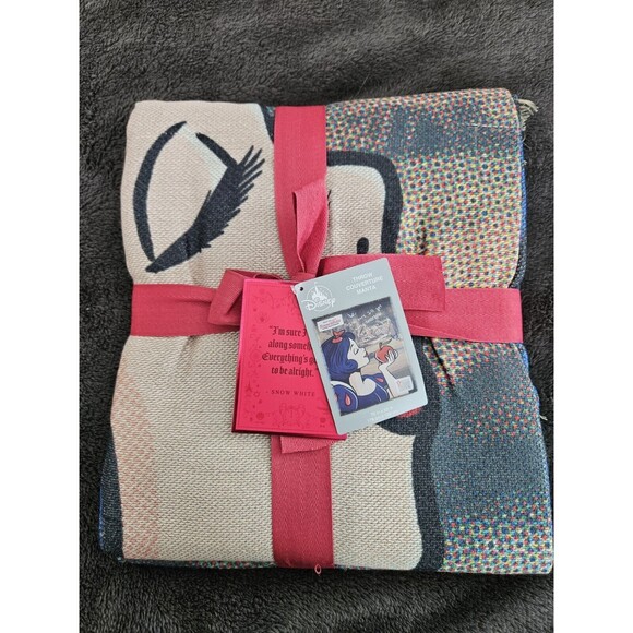 Disney Snow White I'm sure I'll get along somehow Tapestry Throw Blanket New - Picture 2 of 11